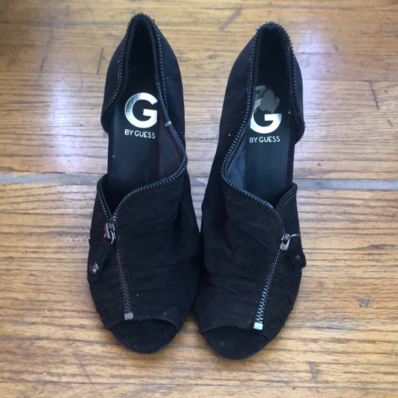 G by Guess Black zipper Peep Toe High Heels. - Picture 2 of 4